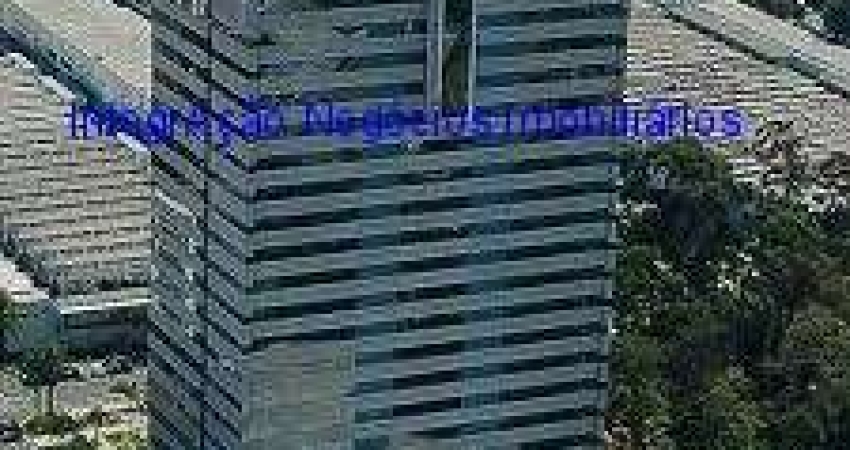Conjunto Comercial 4.832,00m², 08 banheiros e 108 vagas na garagem.  Condomínio com recepção e segurança.  Excelente localização