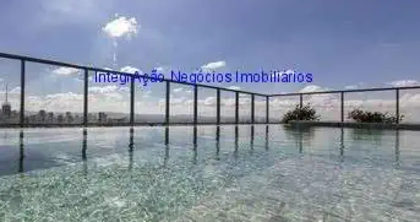 Apartamento 50m², 01 dormitório (sendo 01 suíte), 02 banheiros e 01 vaga grande e livre de garagem.  Condomínio com segurança, portaria, piscina