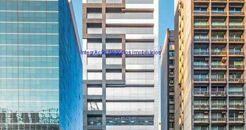 Conjunto Comercial  376,67m²,  02 banheiros e 04 vagas de garagem.  Condomínio com portaria, segurança e recepção.  Excelente localização