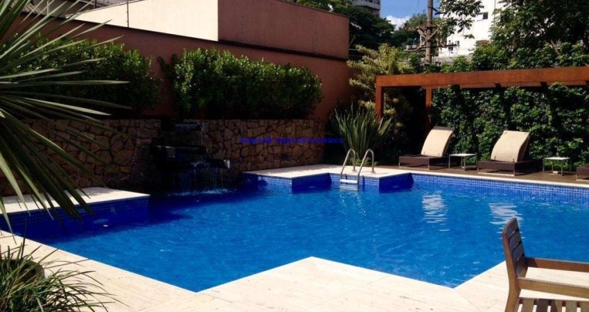 Apartamento 227m², 04 dormitórios (sendo 02 suítes), 03 banheiros e 02 vagas de garagem.  Condomínio com segurança e portaria, piscina, salão de festa