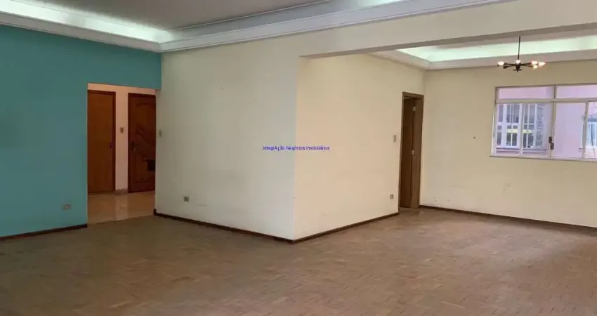 Apartamento 202m², 03 dormitórios, 02 banheiros e 01 vaga na garagem.  Condomínio com portaria, segurança, churrasqueira, playground, brinquedoteca