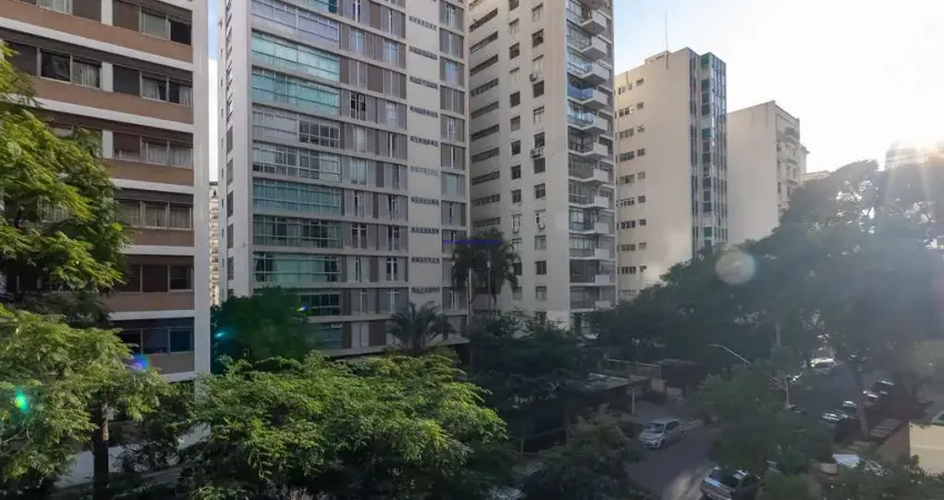 Apartamento 120m², 03 dormitórios (sendo 01 suíte), 03 banheiros e 01 vaga na garagem.  Condomínio com portaria, segurança, piscina,  churrasqueira