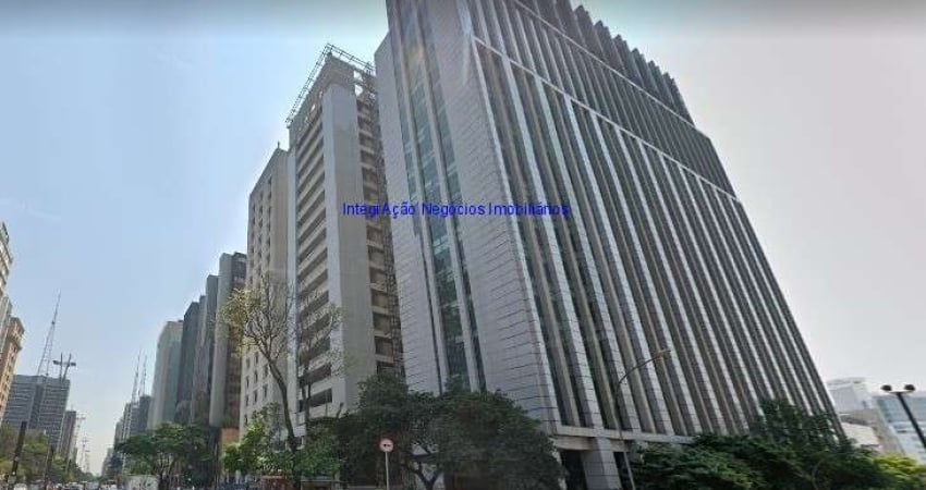 Conjunto Comercial 33m², 01 banheiro e 01 vaga na garagem.  Condomínio com recepção e segurança.  Excelente localização