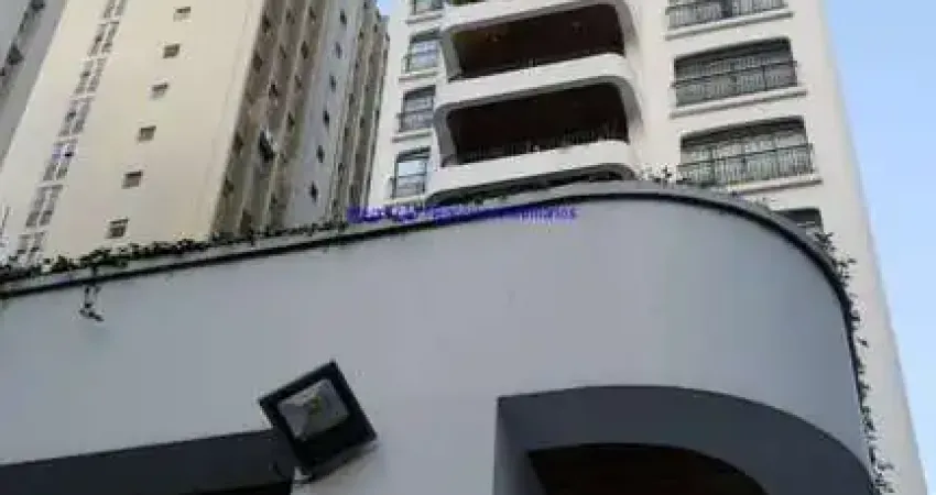 Apartamento 350m², 05 dormitórios (sendo 02 suítes), 05 banheiros e 04 vagas na garagem.  Condomínio com portaria, segurança 24hrs, piscina