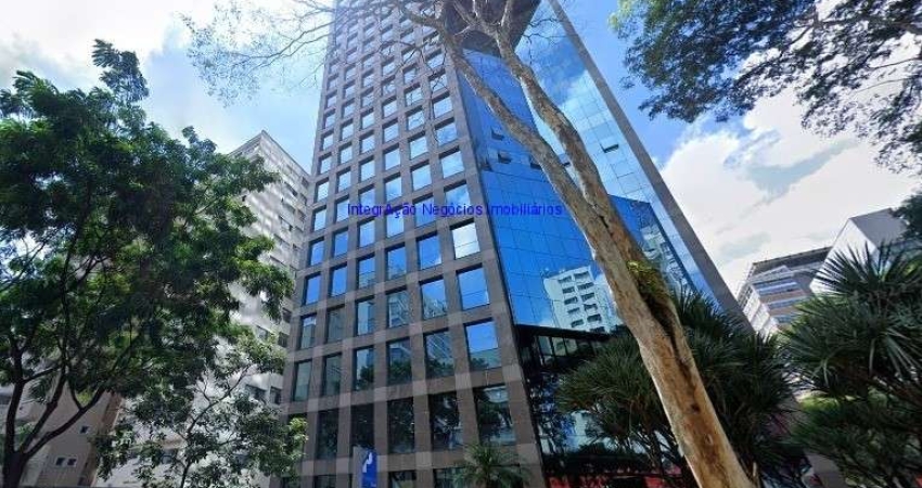 Conjunto Comercial 222m², 02 banheiros e 05 vagas na garagem.  Condomínio com recepção e segurança 24hrs.  Excelente localização