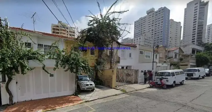 Sobrado Comercial 118m², 01 banheiro e 01 vaga de garagem .  Excelente localização  entre as Ruas Professor João Martinho e  Tutóia.