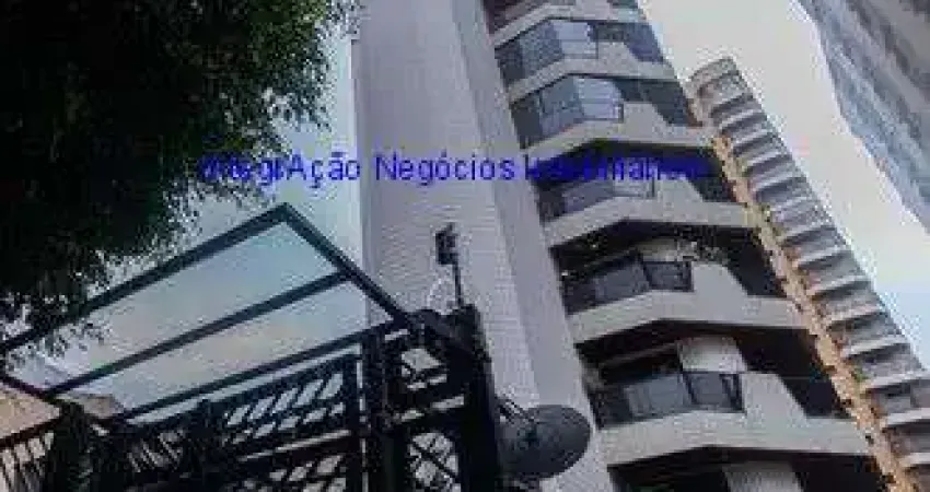 Apartamento 155m², 04 dormitórios (sendo 03 suítes), 04 banheiros e 03 vagas na garagem.  Condomínio com portaria, segurança 24hrs, piscina