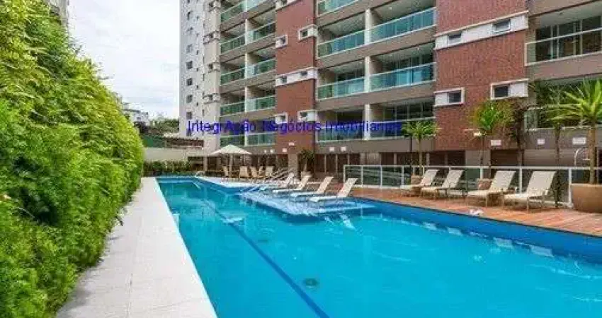 Apartamento Studio 34m², 01 dormitório, 01 banheiro e 01 vaga na garagem.  Condomínio com portaria, segurança 24hrs, piscina, churrasqueira, sauna
