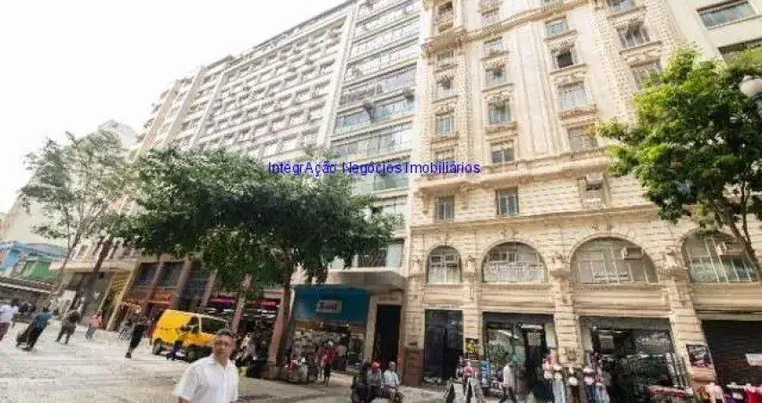 Conjunto Comercial 124m², 03 salas e 03 banheiros.  Condomínio com recepção e segurança 24hrs.  Excelente localização