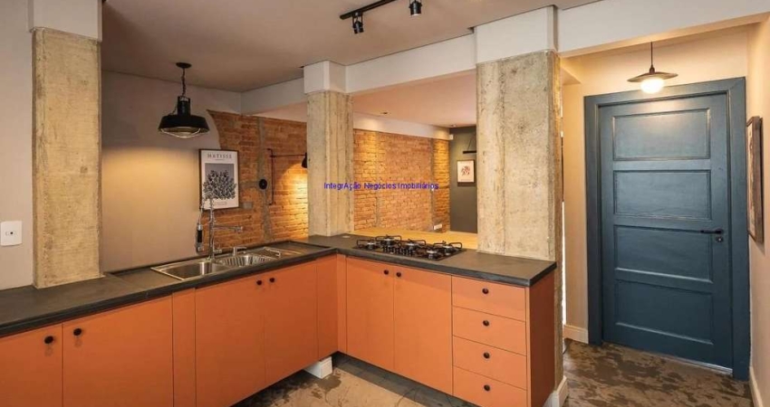 Apartamento 78m², 01 dormitório e 01 banheiro.  Condomínio com portaria, segurança 24hrs.  Excelente localização