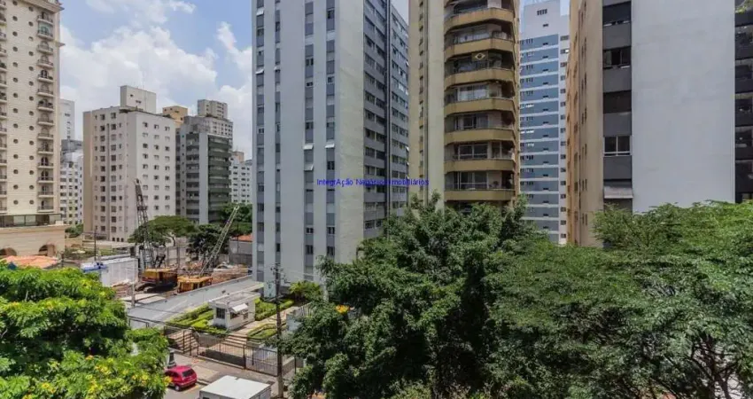 Apartamento 184m², 03 dormitórios (sendo 01 suíte), 02 banheiros e 01 vaga na garagem.  Condomínio com portaria, segurança 24hrs.