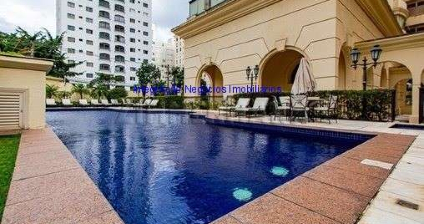 Apartamento 588m², 04 dormitórios (sendo suítes), 05 banheiros e 08 vagas na garagem.  Condomínio com portaria, segurança 24hrs, piscina.