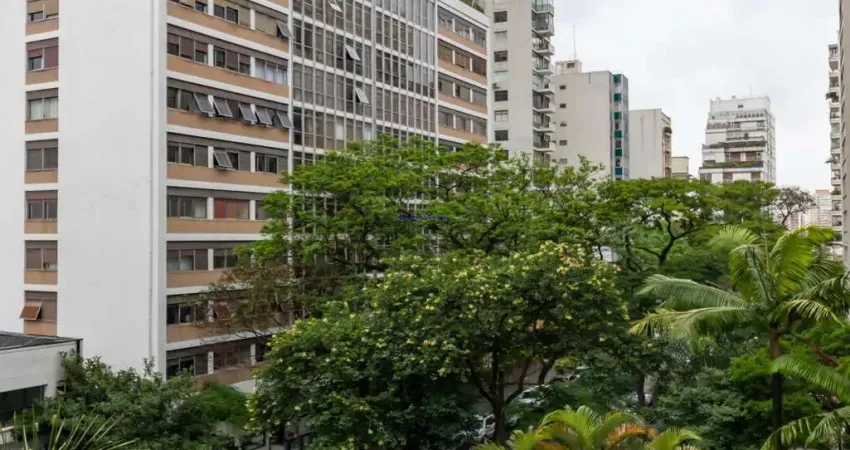 Apartamento 270m², 03 dormitórios (sendo 02 suítes), 04 banheiros e 02 vagas na garagem.  Condomínio com portaria, segurança 24hrs.