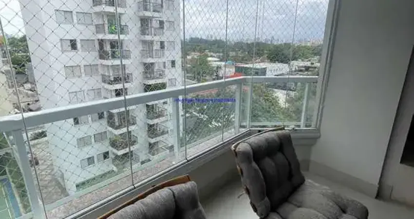 Apartamento 200m², 03 dormitórios (sendo suítes), 06 banheiros e 03 vagas na garagem.   Condomínio com portaria, segurança 24hrs, piscina.