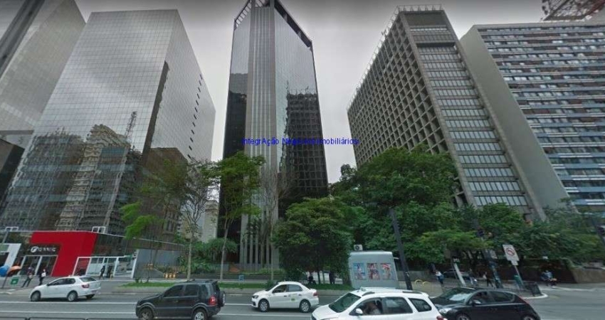 Conjunto Comercial 245m², 03 banheiros e 05 vagas na garagem.   Condomínio com recepção e segurança 24hrs.  Excelente localização.