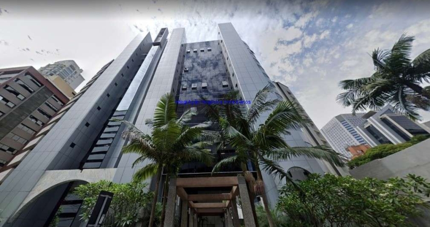 Conjunto Comercial 223m², 03 banheiros e 05 vagas na garagem.  Condomínio com recepção e segurança 24hrs.