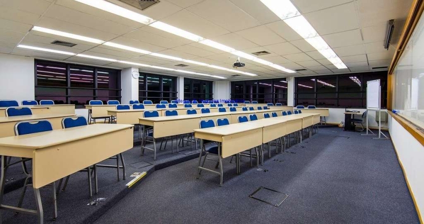 Conjunto Comercial 227m², 04 salas, 02 banheiros.   Condomínio com recepção e segurança 24hrs.   Excelente localização.