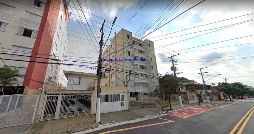 Sobrado Residencial 250m², 04 dormitórios (sendo 01 suíte), 02 banheiros e 02 vagas na garagem.    Excelente localização entre as Alamedas dos Araés.