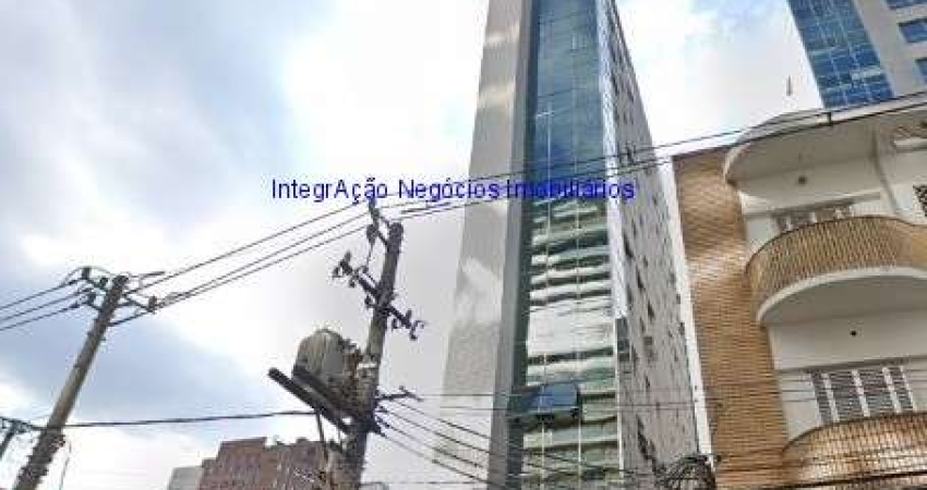 Conjunto Comercial 47m², 03 salas, 02 banheiros e 01 vaga na garagem.    Condomínio com recepção e segurança 24hrs.  Excelente localização.