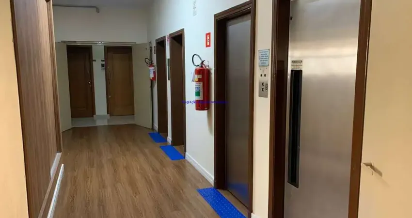 Conjunto Comercial 108m², 02 banheiros e 02 vagas de garagem.   Condomínio com recepção e segurança.  Excelente localização