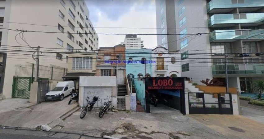 Sobrado Comercial 200m², 03 salas, 03 banheiros e 01 vaga na garagem.   Excelente localização entre as Ruas dos Bombeiros, Manoel da Nobrega e Tutóia;