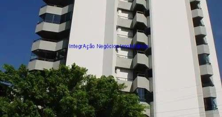 Apartamento 285m², 04 dormitórios (sendo 02 suítes), 03 banheiros e 04 vagas na garagem.   Condomínio com portaria, segurança 24hrs, piscina,