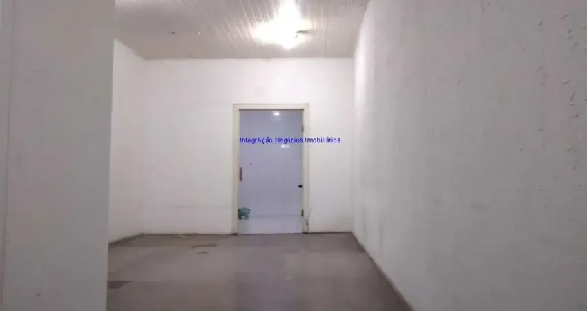 Sobrado Residencial 240m², 08 dormitórios e 04 banheiros.  Excelente localização á 4 minutos andando para a estação do metrô Higienópolis-Mackenzie;