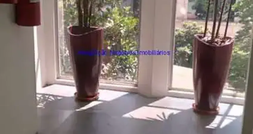 Condomínio com recepção e segurança.   Excelente localização á 3 minutos andando para a estação do metrô Consolação; Entre as Ruas Haddock Lobo,