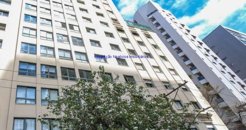 Apartamento  cobertura  172,48 m², 03 dormitórios (sendo 01 Suite), 02 banheiros e 02 vagas na garagem.  Condomínio com portaria e segurança 24hrs.