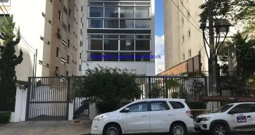 Apartamento 190m², 03 dormitórios (sendo 01 suíte), 04 banheiros e 02 vagas na garagem.  Condomínio com portaria 24hrs, salão de festa, salão gourmet,