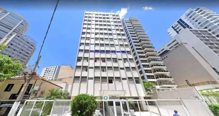 Apartamento 117m², 03 dormitórios, 02 banheiros e 01 vaga na garagem.  Condomínio com portaria 24hrs e salão de festa.  Excelente localização.