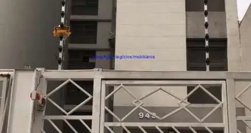 Apartamento 57m², 01 dormitório, 01 banheiro e 01 vaga na garagem.  Condomínio com portaria.  Excelente localização á 6 minutos andando para a estação