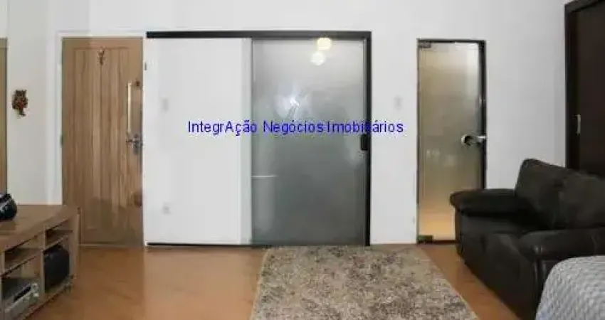 Apartamento 44m², 01 dormitório e 01 banheiro.  Condomínio com portaria.  Excelente localização á 5 minutos andando para a estação do metrô Anhangabaú