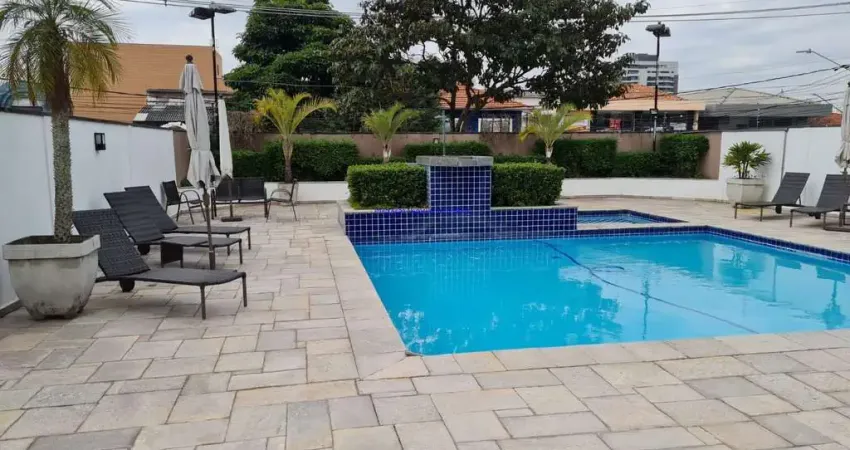 Apartamento 220m², 04 dormitórios (sendo 03 suítes), 05 banheiros e 04 vagas na garagem.  Condomínio com portaria, segurança 24hrs, piscina adulto