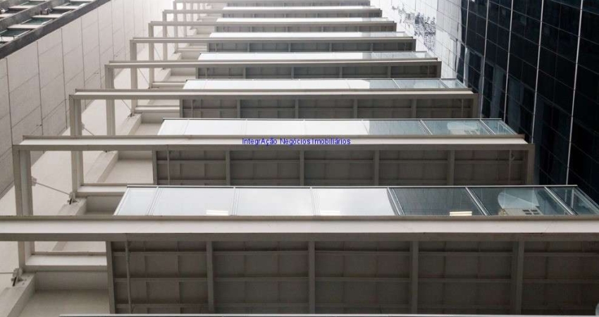 Conjunto Comercial 508m², 03 banheiros e 04 vagas na garagem.  Condomínio com recepção e segurança 24hrs.  Excelente localização