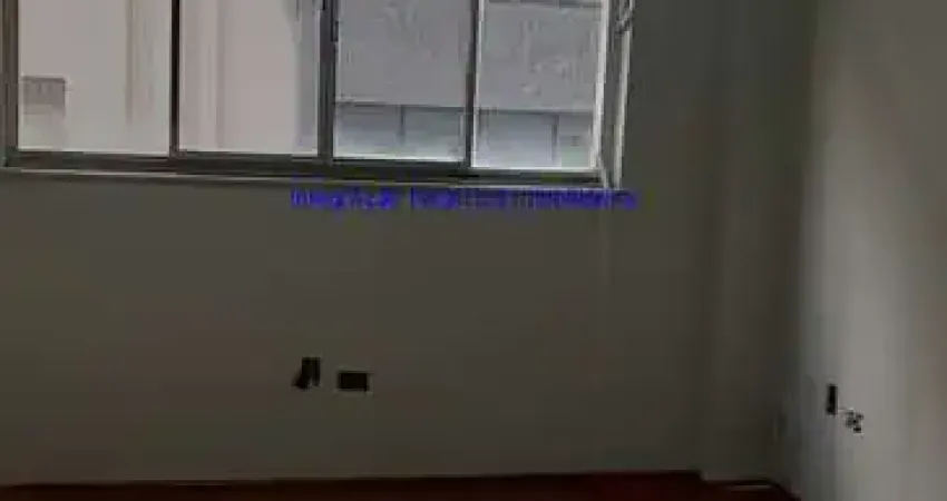 Conjunto Comercial 120m², 05 salas, 01 copa e 02 banheiros.  Condomínio com recepção e segurança.  Excelente localização