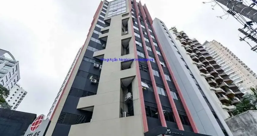 Conjunto Comercial 63m², 02 banheiros e 02 vagas na garagem.  Condomínio com recepção e segurança 24hrs.  Excelente localização