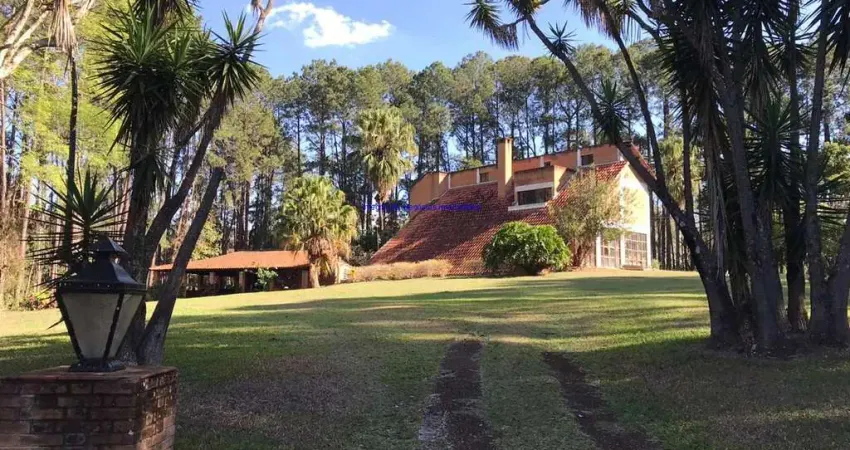 Terreno com 140.000m² à 1km da represa e a margem da rodovia com Casa Sobrado Suiça 600m², 04 dormitórios (sendo 02 suítes), 03 banheiros
