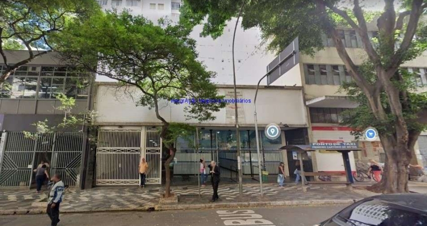 Apartamento 72m², 02 dormitórios e 01 banheiro.  Condomínio com portaria 24hrs.   Excelente localização.