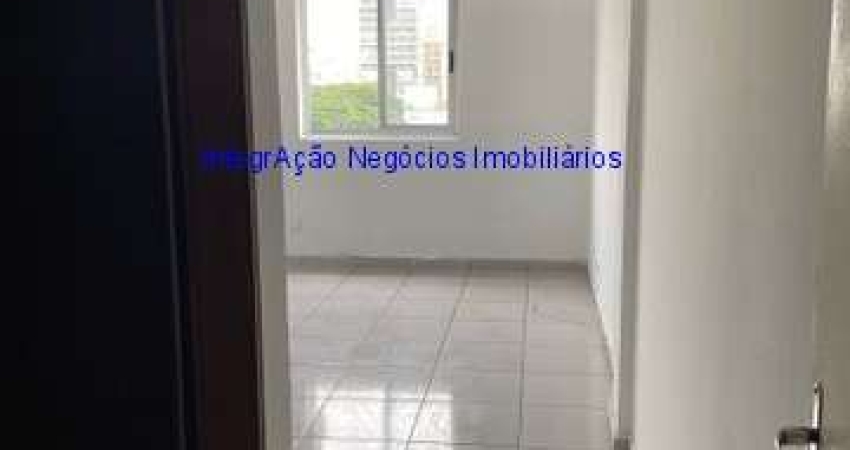 Apartamento 40m², 01 dormitório, 01 banheiro e 01 vaga na garagem.  Condomínio com portaria e segurança 24hrs.  Excelente localização.