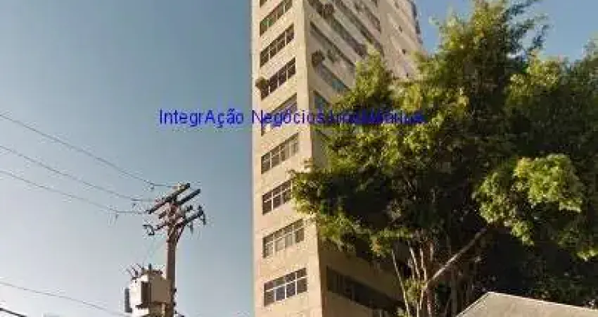 Condomínio com recepção e segurança.  Excelente localização entre as Ruas Inácio Pereira da Rocha, Fradique Coutinho e Cardeal Arcoverde;