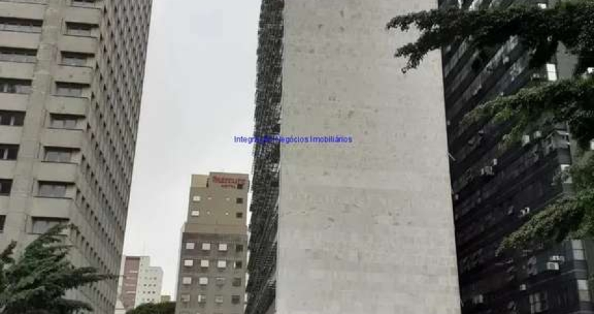 Conjunto Comercial 167m², 02 salas e 03 banheiros.   Condomínio com recepção e segurança 24hrs.  Excelente localização