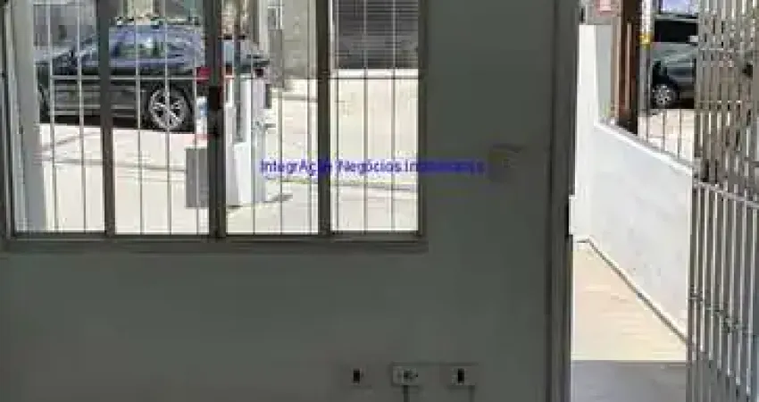 Casa Sobrado  Comercial 130m²,05 salas , 03 banheiros e 01 vaga de garagem.  Excelente localização próximo as Ruas Ponta Delgada,Alvorada e Bugio;