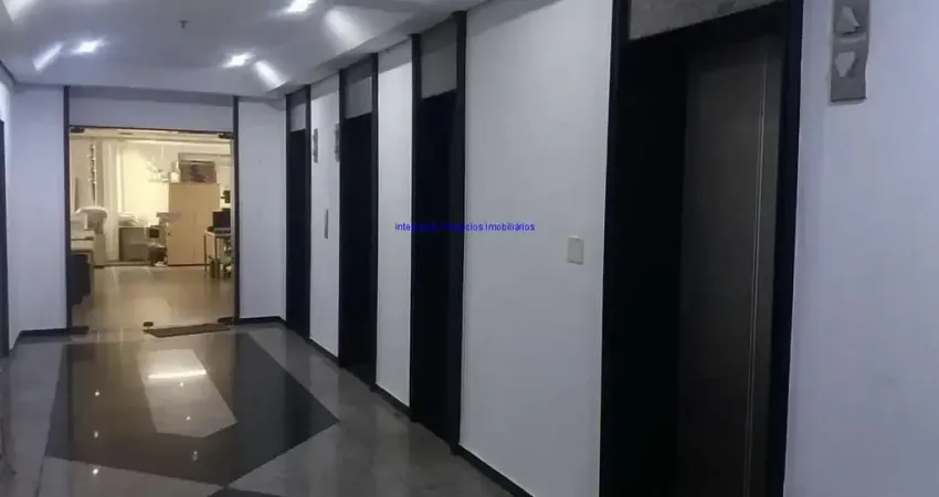 Conjunto Comercial 87m², 03 Salas, 02 banheiros e 02 vagas na garagem.  Condomínio com recepção e portaria 24h.  Excelente localização á 5 minutos