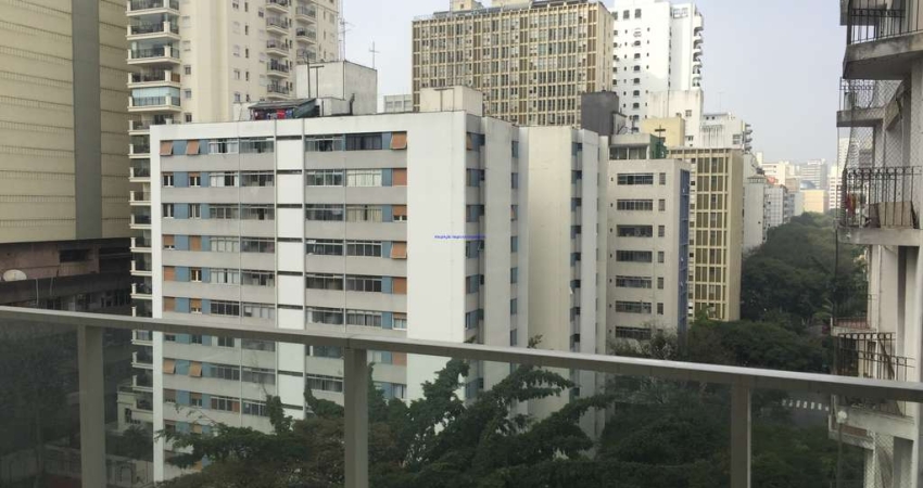 Apartamento 270m², 04 dormitórios (sendo 04 suítes), 04 banheiros e 04 vagas na garagem.
