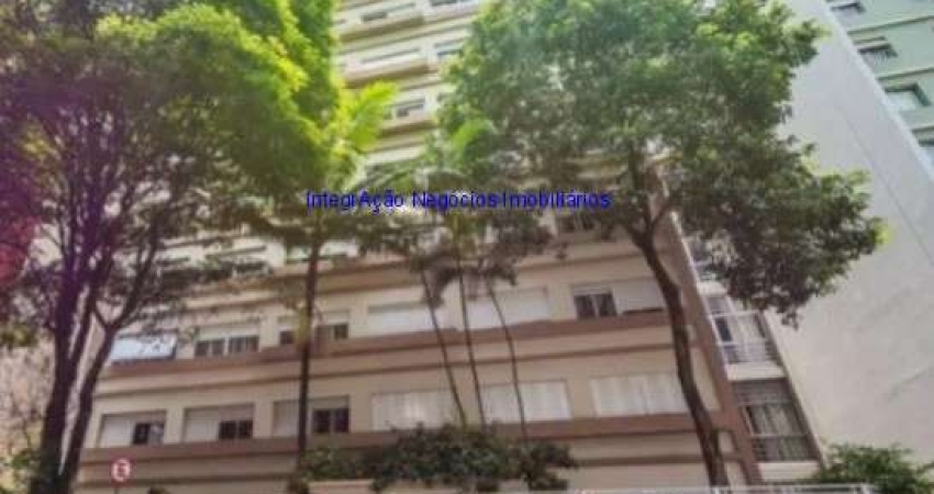 Apartamento 198m², 03 dormitórios, 03 banheiros e 01 vaga na garagem.   Condomínio com portaria24hrs, salão de festa e churrasqueira.