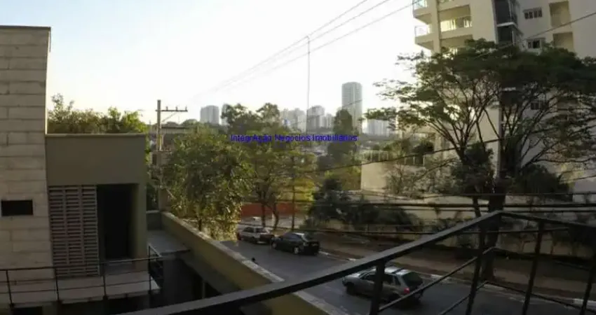 Casa 400 m², 10 suítes, sala, 10 banheiros, 10 vagas de garagem. Ótima área de lazer. Excelente localização.