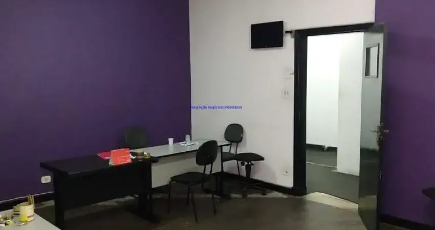 Conjuntos comerciais 165m², 05 salas e 02 banheiros.   Condomínio com portaria e recepção.  Excelente localização á 2 minutos andando da estação