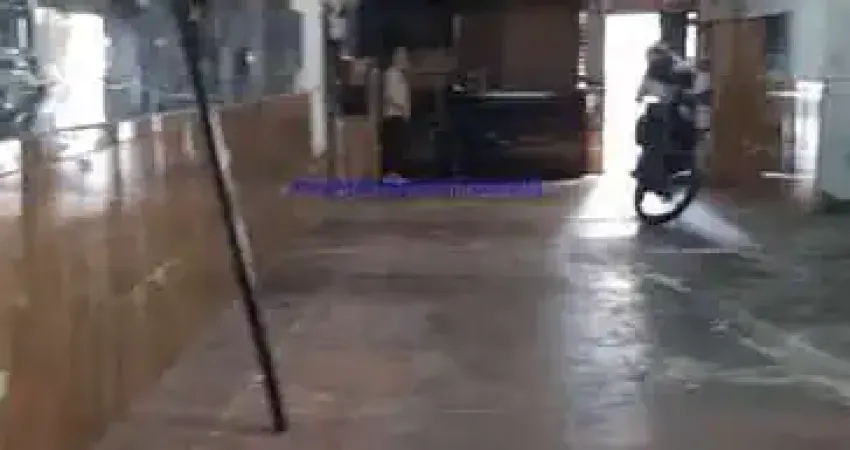 Loja com porta para Rua 100m² com 02 banheiros.   Excelente localização, a poucos minutos da estação linha verde do metrô - Consolação.