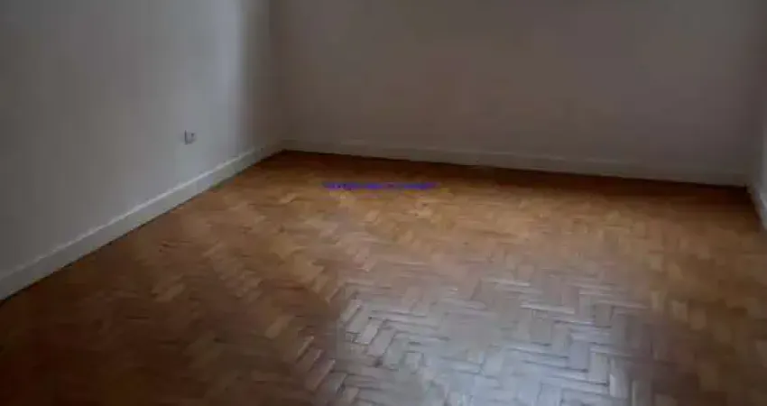 Apartamento 80m², 02 dormitórios e 02 banheiros.   Condomínio com portaria.  Excelente localização entre as Ruas Dona Antônia de Queirós, Frei Caneca